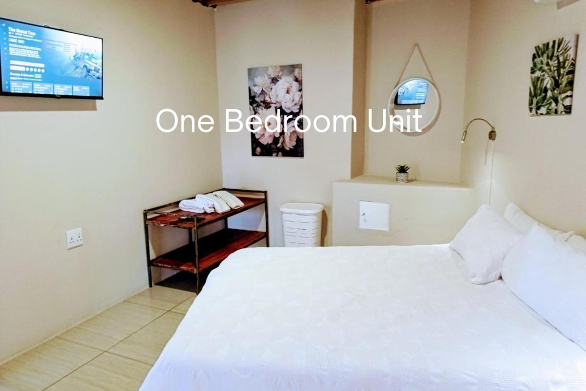 Bateleur Self Catering Cc Apartment Windhoek Exterior photo